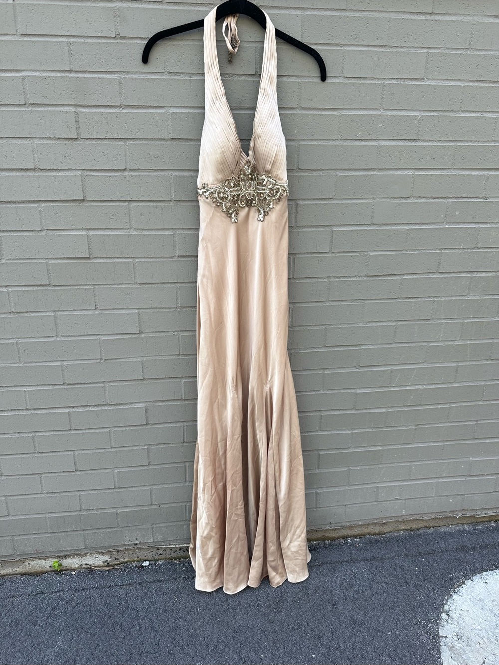 Elegant Cream Halter Evening Gown with Embellished Waist